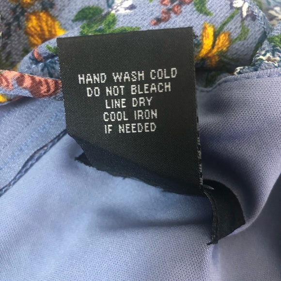 Floral Print Cold Shoulders Ruffles Wrap Dress - Picture 7 of 9